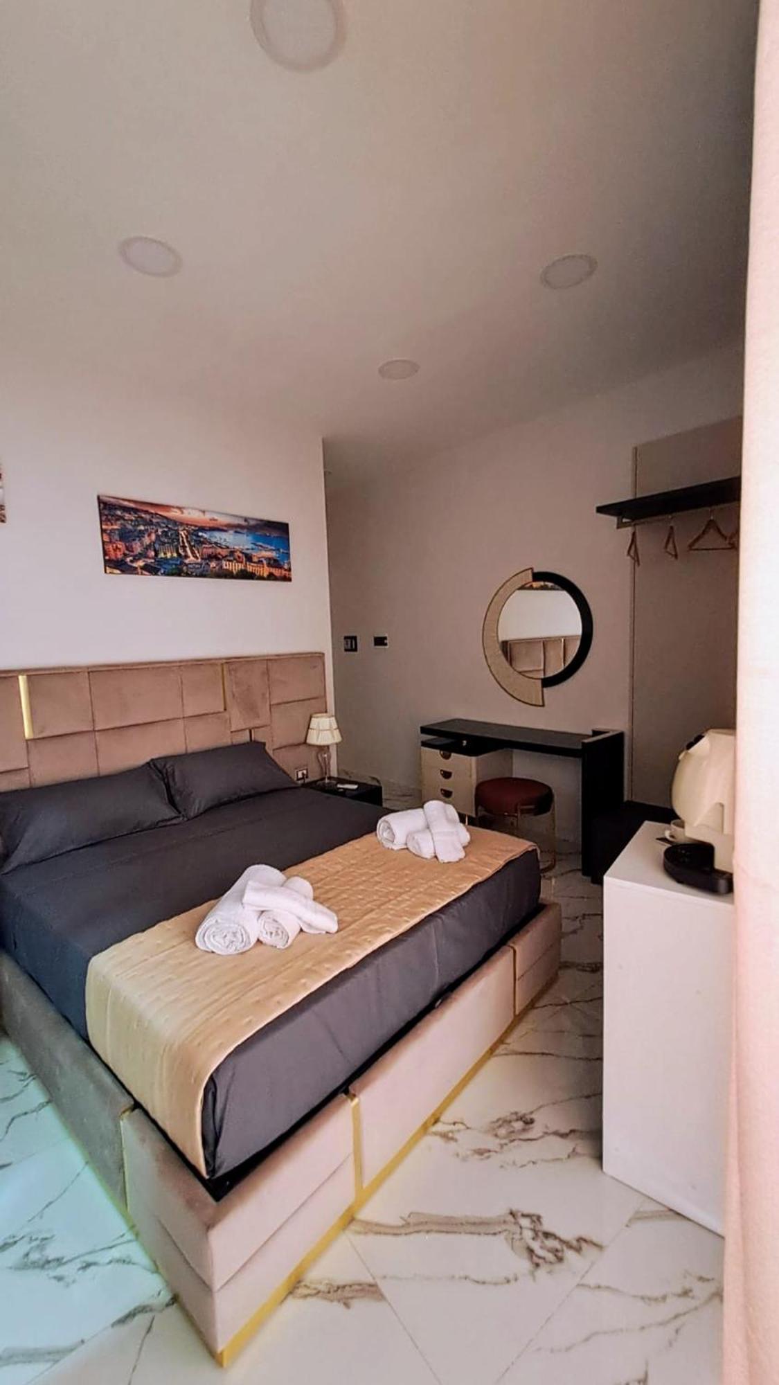 La Finestra Sul Borgo Hotell Napoli Eksteriør bilde
